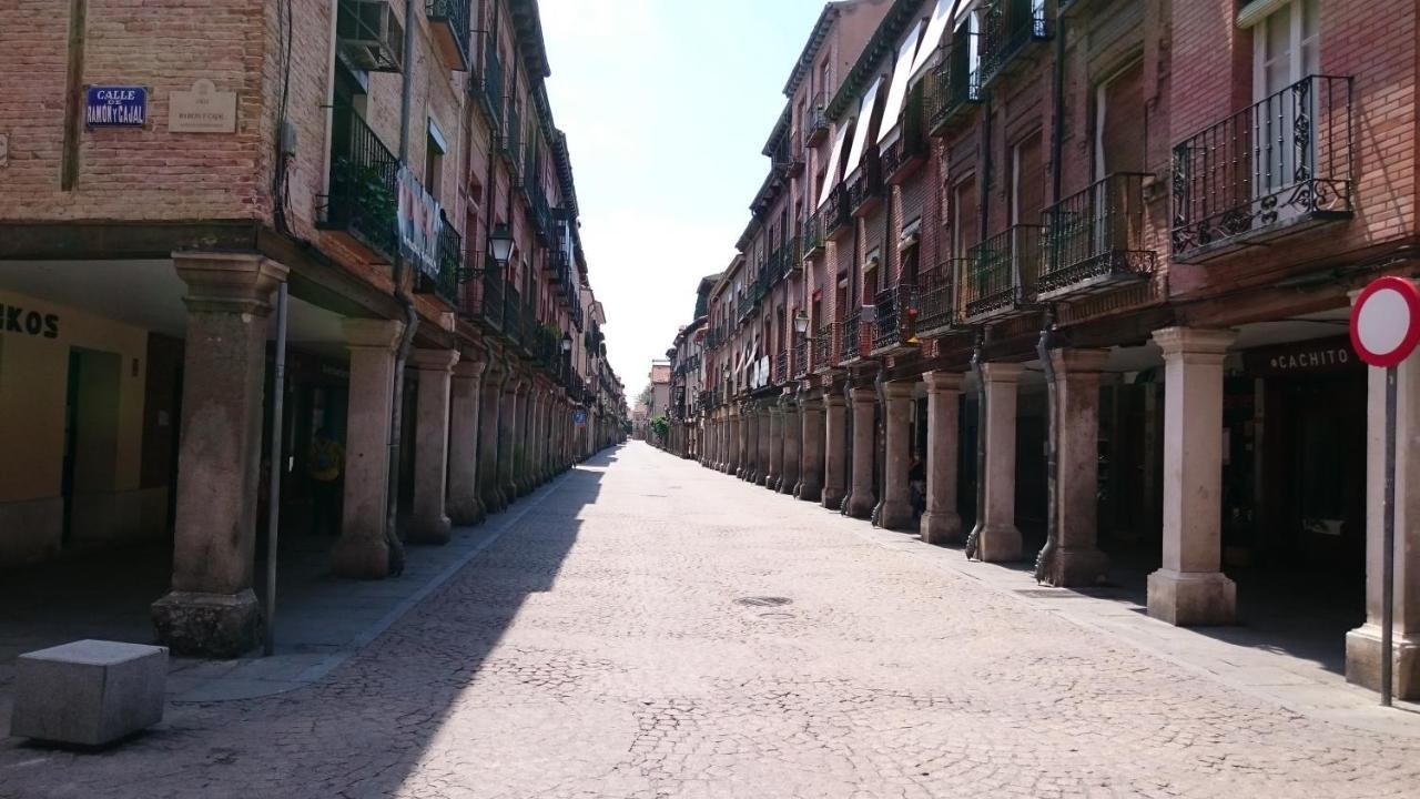 Casa De Huespedes Vecinodecerbantes Hotell Alcalá de Henares Exteriör bild