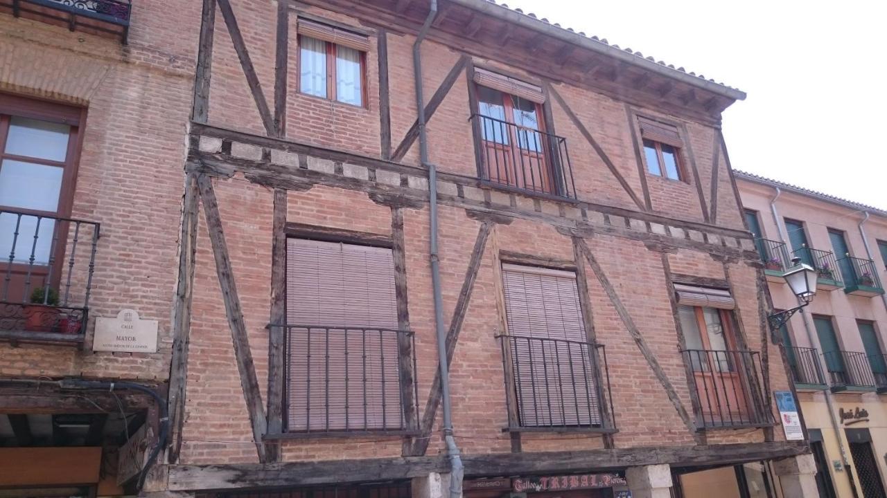 Casa De Huespedes Vecinodecerbantes Hotell Alcalá de Henares Exteriör bild