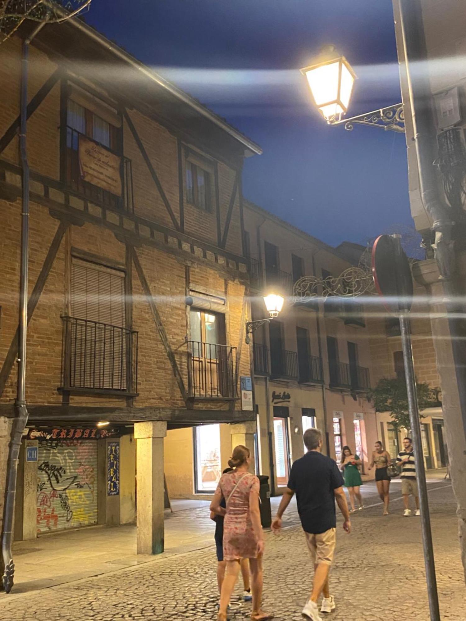 Casa De Huespedes Vecinodecerbantes Hotell Alcalá de Henares Exteriör bild